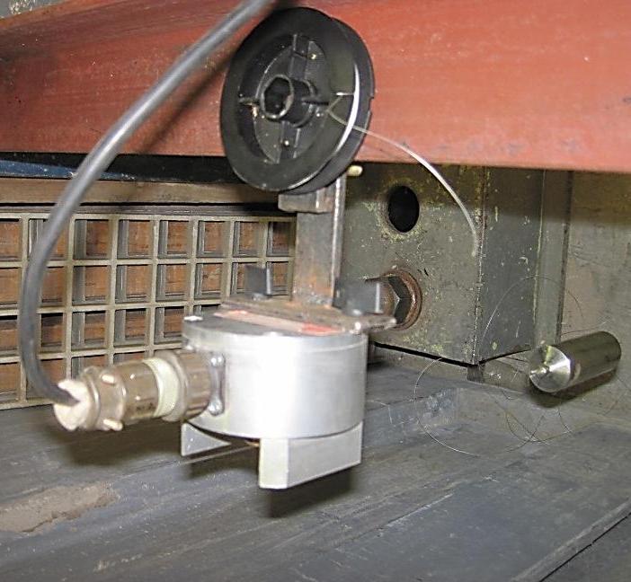 Materiál vzorku je tvořen převážně mikrovlákny Dyneema, bohužel k rybářským vlascům se standardně nedodávají technické listy a jejich přesné materiálové složení je know-how výrobce.