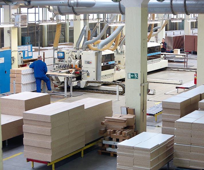 Pro zajímavost, až 41 procent představuje export ze dvou nábytkářských velmocí, a sice z Polska a Číny. Problémem zůstává i malá spotřeba nábytku v tuzemsku, i když v loňském roce mírně rostla.