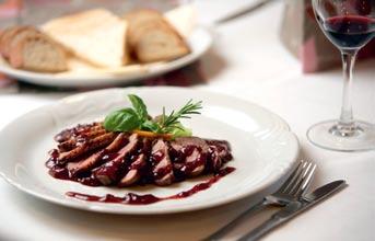 www.euro.cz 63 restaurace light Restaurant Tarouca Uhříněveská 12, 252 43 Průhonice, Praha západ, tel.: +420 267 750 405 e-mail: info@parkhotel-pruhonice.cz, http: www.restaurace-tarouca.