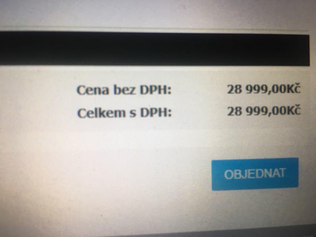 osoba zapsaná v obchodním rejstříku (především obchodní společnosti), osoba, která podniká na základě živnostenského oprávnění (živnostník zapsaný v živnostenském rejstříku), osoba, která podniká na