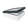 - Konstrukce okna zaručuje velmi dobré tepelně izolační vlastnosti díky použití osvědčených vícekomorových PVC profilů vyplněných termoizolačním materiálem.