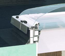 KONSTRUKCE OKNA DO PLOCHÝCH STŘECH Rám okna do plochých střech je vyroben z vícekomorových PVC profilů. Vnitřní povrch rámu je bílý (RAL 9010).