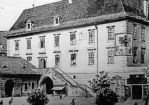 nyní čtveřici téměř zapomenutých ukazatelů času svitla naděje, že se dočkají návratu.