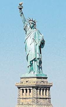 Ocelovou konstrukci vytvořil autor Eiffelovky Gustav Eiffel.