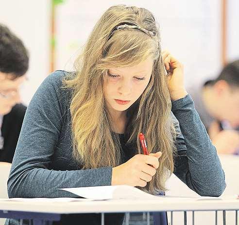 Výběr přitom mají víc než pestrý, volit mohou od gymnázií, kde se předpokládá, že absolvent půjde dále studovat, Některéškoly pořádají pro žáky základních škol také přijímací zkoušky nanečisto, kde