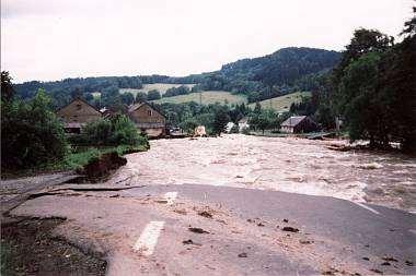 Úsek PM-15 Desná, Loučná nad