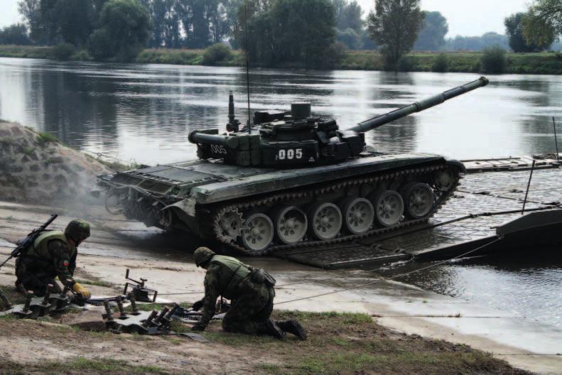 Útok přišel ze vzduchu Vzdušný pozorovatel identifikoval hrozbu napadení ze vzduchu. Velitel mostu vydává povel k opuštění mostu. Do několika minut přichází vzdušný útok.