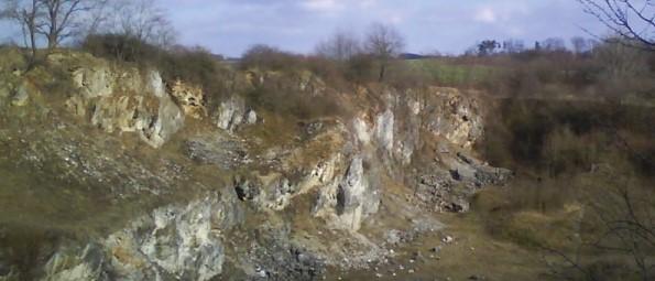 Horní Benešov Geologické podloží patří k šternbernsko-hornobenešovskému pruhu z devonu.
