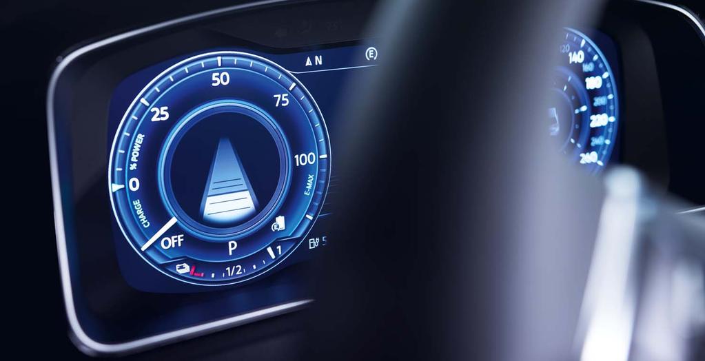 Motor Elektromotor, který nevydává téměř žádný slyšitelný zvuk, je doplněn inovativním benzinovým motorem 1,4 l TSI s přímým vstřikováním paliva a výkonem 110 kw (150 k).