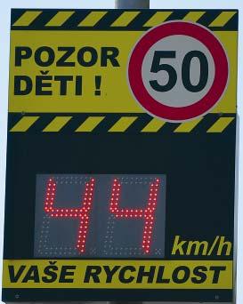 Nový růžový most váží včetně spojovacího materiálu zhruba 64 tun a jeho výroba trvala měsíc.