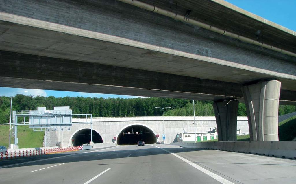 Současně bychom měli pokračovat v přípravě vysokorychlostních tratí. Vzhledem k tomu, jak dlouho se připravují např. dálniční stavby, tak u vysokorychlostních tratí to bude jistě podobné.