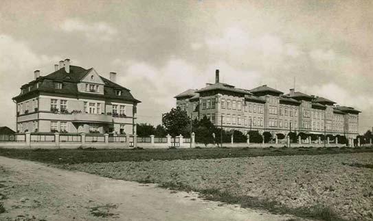 Pohled do historie krnovské nemocnice (1912 2009) Výroční zpráva SZZ Krnov za rok 2009 Krnovská nemocnice zanedlouho oslaví již 100 let od svého založení.