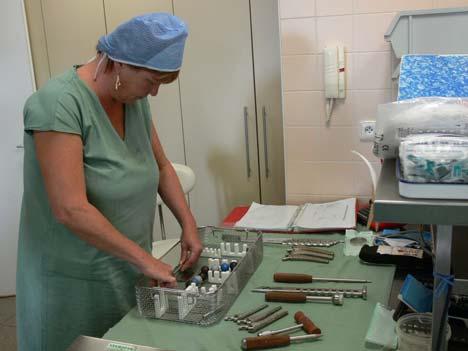 COS jsou spojeny výtahy s centrální sterilizací a tvoří tak propojený celek poskytující služby nejen chirurgickým oborům naší nemocnice, ale i privátním lékařům.