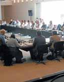 Všichni členové vědeckého výboru a vědeckých komisí EFSA jsou jmenováni prostřednictvím otevřeného výběrového řízení na základě prokázané vynikající vědecké úrovně včetně zkušenosti s hodnocením