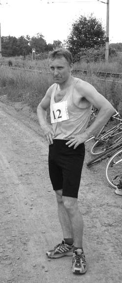 Kolovratský triatlon 2004 Sedmý ročník závodu byl 19. června svými disciplínami (0,5 km plavání 50,3 km kola 10 km běhu muži, 7,5 km ženy) výzvou pro 18 rekreačních triatletů a 4 triatletky.