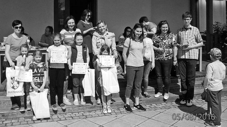 jednoduché. Po dlouhém zkoumání a přezkoumávání nakonec sestavila žebříček těch NEJ uměleckých děl vytvořených na asfaltové silnici před Hotelem Buchlovice. 3.