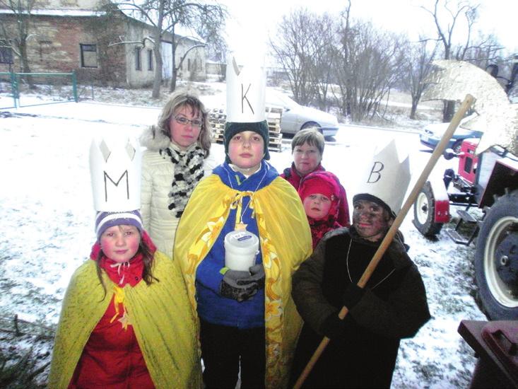 V dolní polovině obce koledovali Radek Janeček, Tereza Janečková a Klára Janíčková pod dohledem Z.Šilarové a H.Brejšové, za doprovodu Anety Šilarové.
