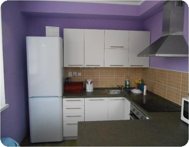 imobilní klienty, koupelna, obývací pokoj s kuchyní a balkon. Ve 3.
