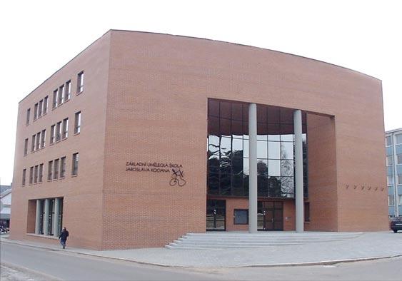 zpravodaj kocianovy houslové soutěže 2004 Čtvrtek 6. května 2004 46. ročník KHS Číslo 2 Začínáme - 8.00, 8.30, 9.00! A zase je to tady.