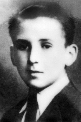 Až jednou přišel soused, zaklepal na okno do sklepa a volal:,ženský, nebojte se a vylezte ven! Už je tady Rudá armáda.