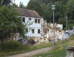 3) kompletní výmalba budovy A a jídelny klientů zakoupení likvidačních košů inkontinečních pomůcek ODOCARE zakoupení profesionální čističky vzduchu přenastavení dodavatelů hygienických a