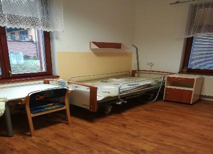 6 klienti mohou využívat i společné koupelny s vanou na každém pavilonu naleznete kromě pokojů pro klienty sesternu, volně přístupnou kuchyňku a společenskou místnost další společné prostory