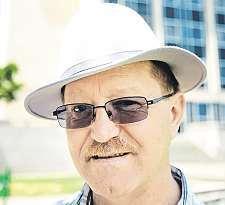 To platí i o jediném bytě, natož když se stěhuje největší divadelní scéna v republice.