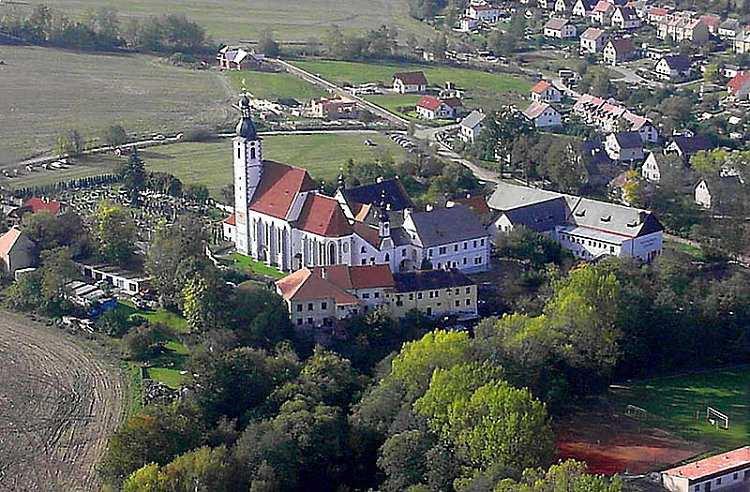 Změna č. 8 územního plánu obce Kájov katastrální území Kladné Návrh zadání Schvalující orgán - Zastupitelstvo obce Kájov Schváleno dne 27. 9. 2016 usnesením č.