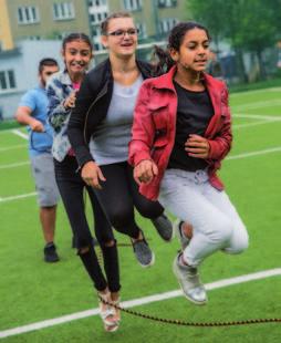 ORATOŘ OTEVŘENÝ KLUB Otevřená práce s dětmi a mládeží, někdy označovaná také jako spontánní činnost, patří mezi specifi ka salesiánů.