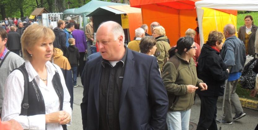 Počítám, že stejně mluvím do větru. Je to marný, je to marný, je to marný (( Samozřejmě ten největší dík patří důvěrníkům, kteří s ošetřováním mají jen starosti.