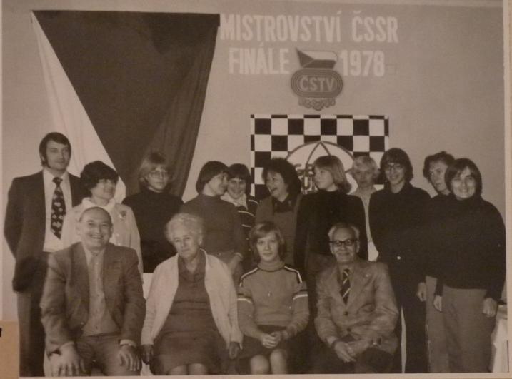 (Havířov 1978 mistrovství ČSSR žen) Eretová,Květa - Záhorovská,Libuše [D78] ČSSR ch. women Havířov (7), 21.05.1978 1.Jf3 Jf6 2.g3 g6 3.Sg2 Sg7 4.c4 c6 5.0 0 0 0 6.d4 d5 7.Jbd2 Jbd7 8.b3 b6 9.