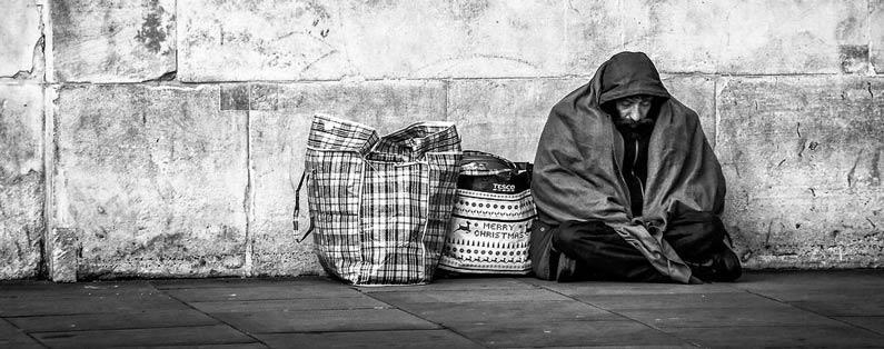 DEFINICE Bezdomovectví v USA je definováno zákonem (1987, McKinney-Vento Homeless