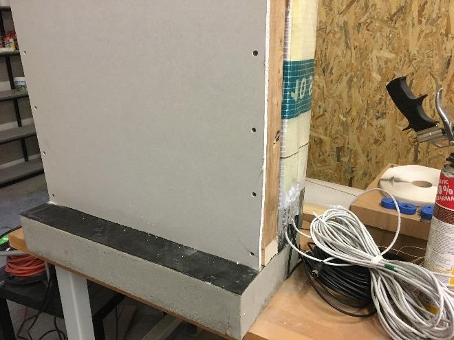 XPS) se model osadil do dřevěné konstrukce.