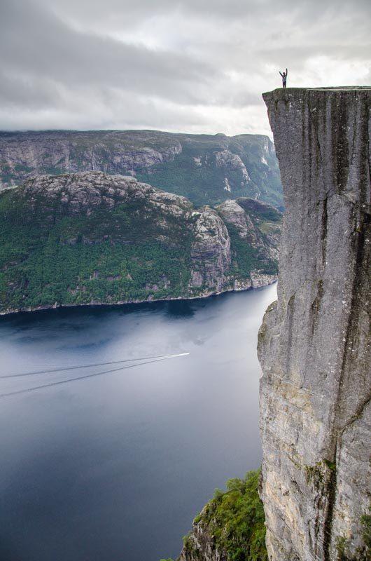 Slavná kazatelna Preikestolen Peníze a přibližné ceny v Norsku V Norsku je všechno několikanásobně dražší.