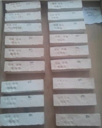 42.32 90R-P 34,96 70N-P 40,01 70R-P 33,48 Obr. 19 Tělesa před výpalem Obr. 20 Po výpalu na 850 C 3.9.2 Citlivost k sušení dle Bigota Zjištěná citlivost k sušení podle Bigota je v tabulce 10.