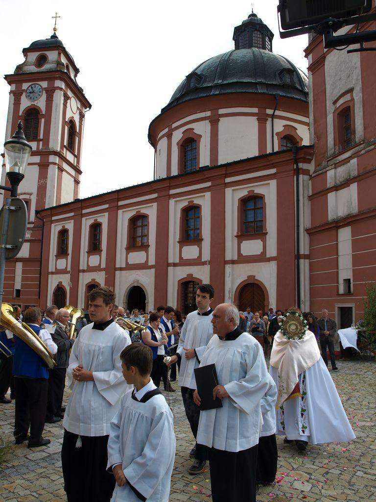 poutníka, blahoslavenství a běda turistů, prosby o dary