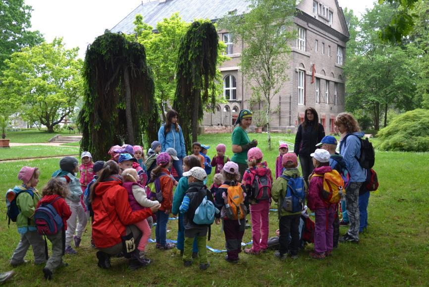 Domácí zvířátka 19. 4. 2016 MŠ Rtyně v Podkrkonoší, 25 účastníků Seznámení s druhy hospodářských zvířat obrazem i zvukem. Uhádnete, které zvířátko kamarád předvádí?