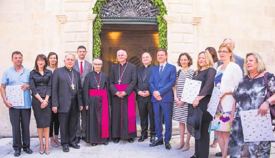Uime Predsjednice okupljenima se obratila gospođa Margaretić Urlić koja je kazala da se ovim biskupovim preseljenjem vraća optimizam, a da se naš optimizam temelji na onoj baštini i vjeri koja je