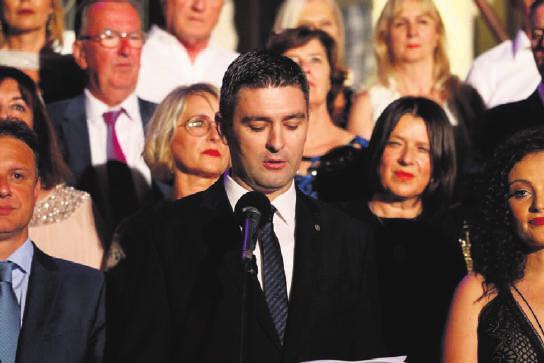 GOVOR GRADONAČELNIKA MATA FRANKOVIĆA NA OTVARANJU 69. DUBROVAČKIH LJETNIH IGARA Grad - to ste vi Kamen, ma kako čvrsto i lijepo isklesan bio, ne čini grad.