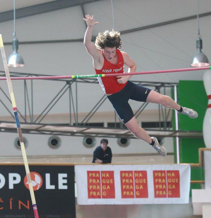 Dorostenci Vítek Jakub 01 dorostenci tyč 4.60 Krakuvčík Tadeáš 01 dorostenci 300 m př. 41.27 Král Dominik 01 dorostenci kladivo 66.40 Jíra, Krakuvčík, Holub, Řehák dorostenci 4 200 m 1:31.