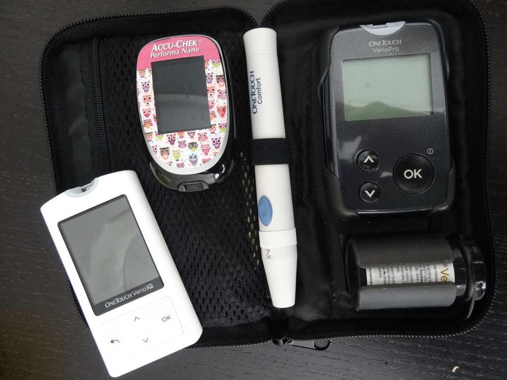 1.8 Selfmonitoring Selfmonitoring pacienta je proces monitorování a měření vlastní glykémie nebo ketolátek v moči.