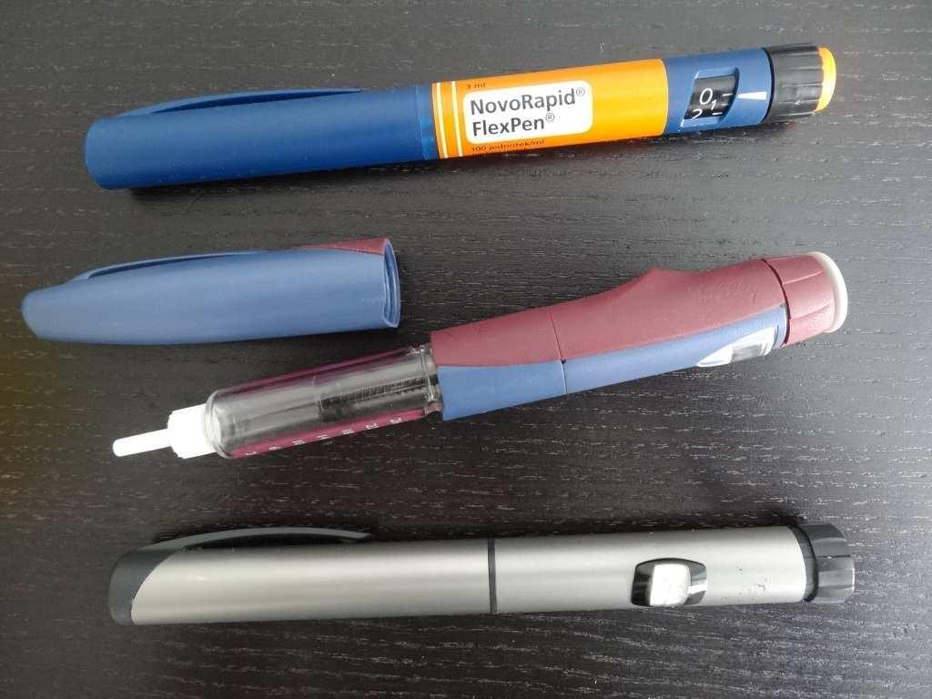 HumaPen Ergo/KwikPen B-D Pen OptiPen Výhodou použití těchto inzulínových per je snadná a přesná aplikace potřebné dávky inzulínu. Obr.