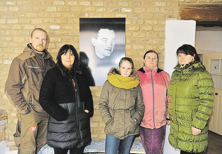 2 26. ledna 2018 Třebíčsko Rodinnétajemství.Pak zjistili, Věděli, že atentátník Kubiš byl příbuzný. Až jednou zjistili, že jsou s ním i pokrevně spřízněni.