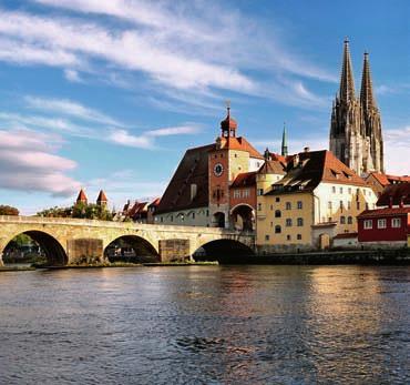 pro dospělé od 17 let průměrný věk 27 let Regensburg, krásné město, špičková škola, pevné začátky kurzů, komfortní a levné koleje v budově školy, 2 týdny od 9 990 Kč, 12 týdnů od 39 860 Kč!
