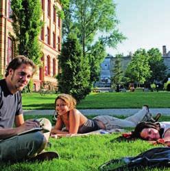 si můžete zvolit kurz Standard 20 ve skupince studentů ve věku 30 let a více. Semi Intensive má 25 lekcí obecné němčiny týdně ve skupině nejvíce 12 studentů.