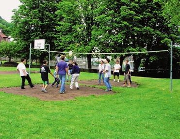 závěrečný certifikát, uvedený program pro volný čas, permanentku na veřejnou dopravu a pojištění proti úpadku CK. Ubytování od neděle před začátkem kurzu do soboty po ukončení kurzu. Noc navíc nelze.