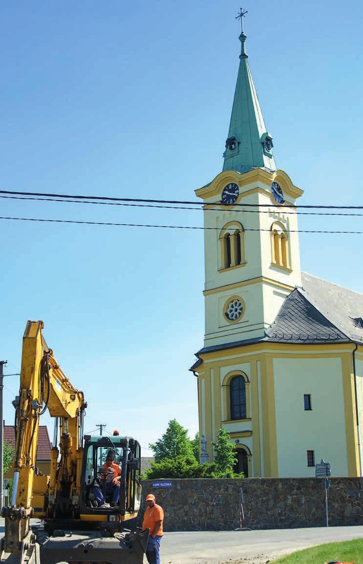 KANALIZACE 10 Realizací projektu stoky EA a BA v roce 2015 údolím potoka Sezina došlo k odkanalizování 24 rodinných domů.
