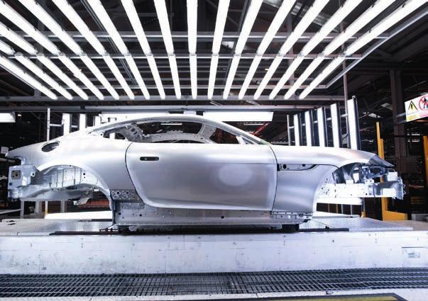 JAGUAR EXPERIENCE Neexistuje lepší způsob, jak se seznámit se značkou Jaguar než při testovací jízdě.