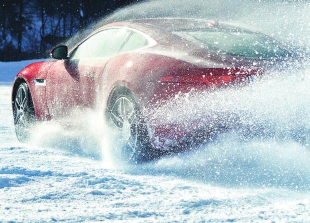 Představte si, že sedíte za volantem nejvýkonnějších modelů Jaguar, na soukromém okruhu, s instruktorem programu Jaguar Experience na sedadle spolujezdce.