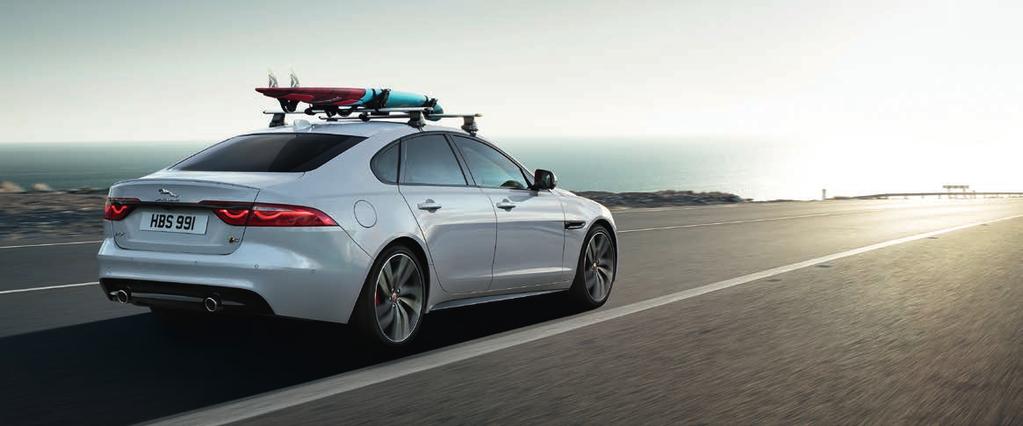 6 PŘÍSLUŠENSTVÍ JAGUAR VYBERTE SI Více informací o kompletní nabídce příslušenství Jaguar montovaného prodejcem vám ochotně poskytne váš prodejce vozů Jaguar nebo navštivte webové stránky jaguar.